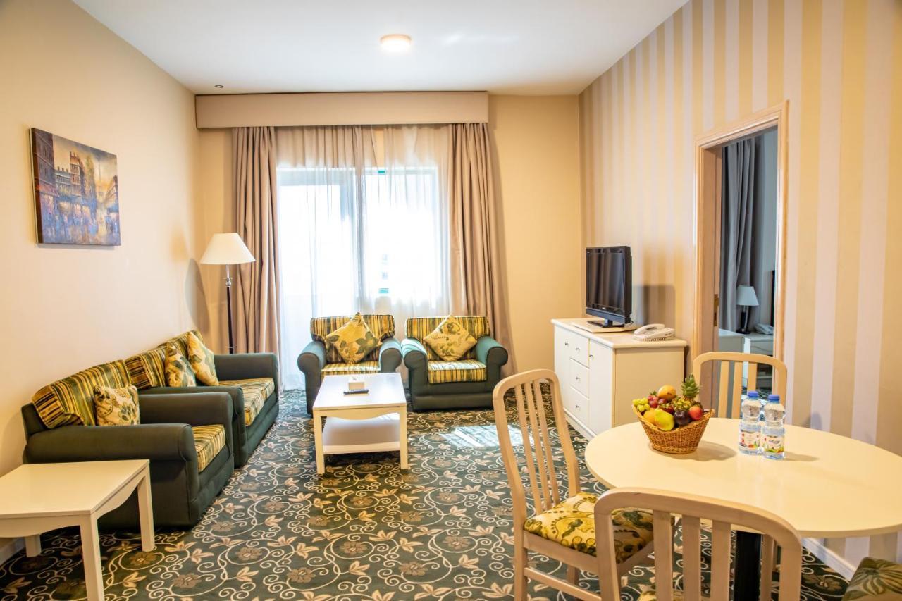Wescott Pearl Hotel Apartments ドバイ エクステリア 写真
