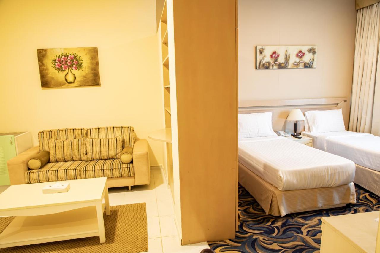 Wescott Pearl Hotel Apartments ドバイ エクステリア 写真