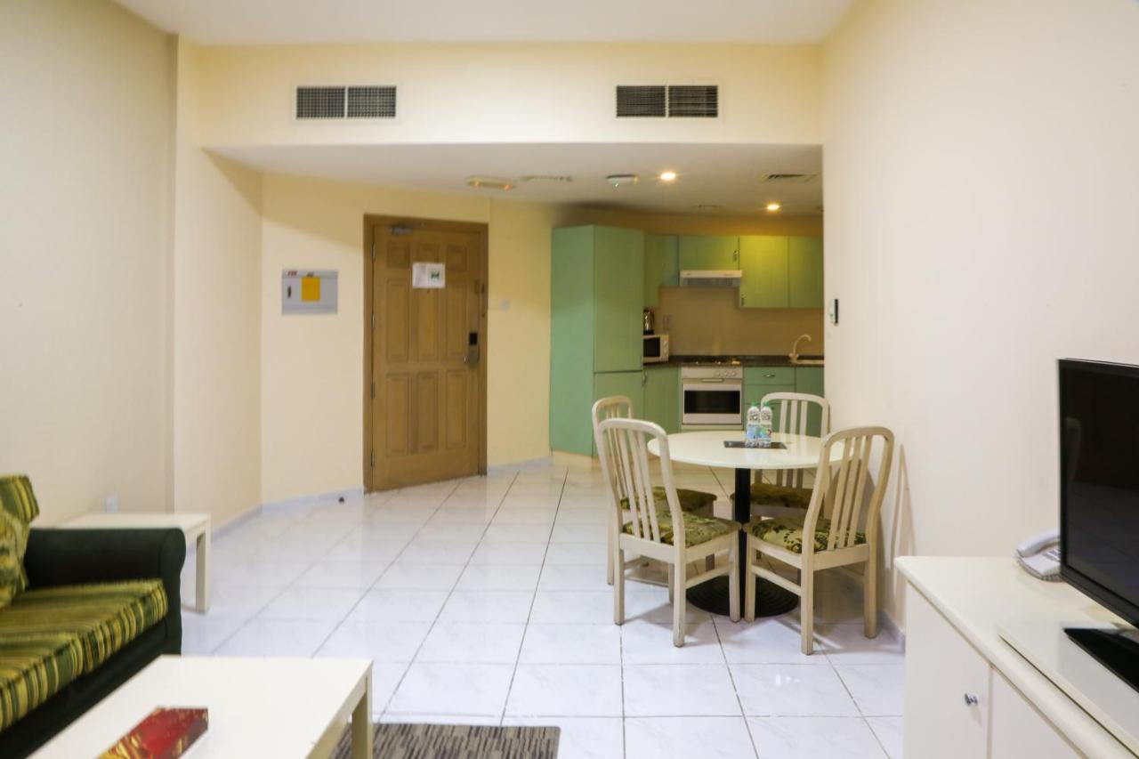 Wescott Pearl Hotel Apartments ドバイ エクステリア 写真