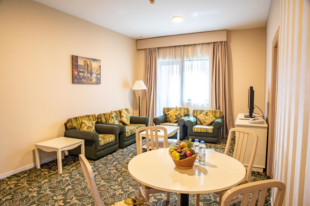 Wescott Pearl Hotel Apartments ドバイ エクステリア 写真